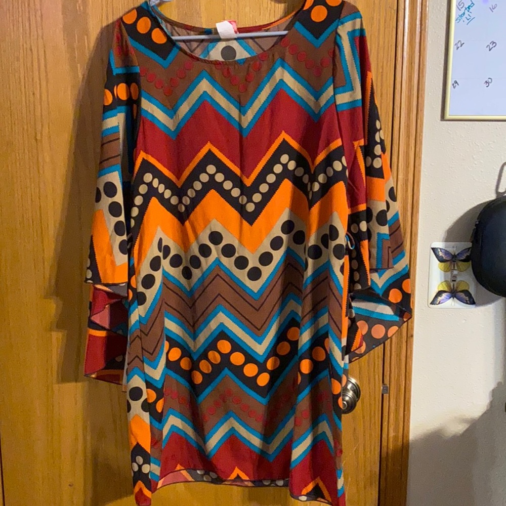 Beautiful Designed Dress Size LARGE FALL COLORS